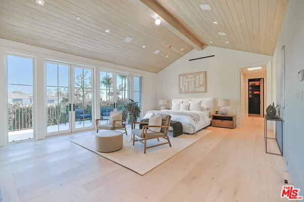 $19,995,000 | 1072 Amalfi Drive, Pacific Palisades, CA 90272