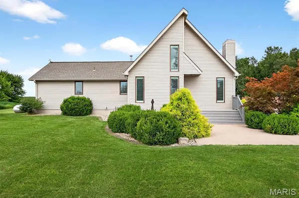 $599,000 | 19744 Highway 67, Jerseyville, IL 62052