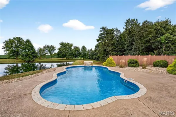 $599,000 | 19744 Highway 67, Jerseyville, IL 62052