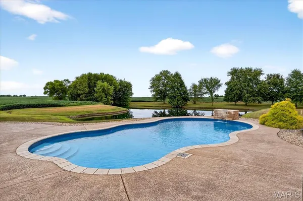 $599,000 | 19744 Highway 67, Jerseyville, IL 62052