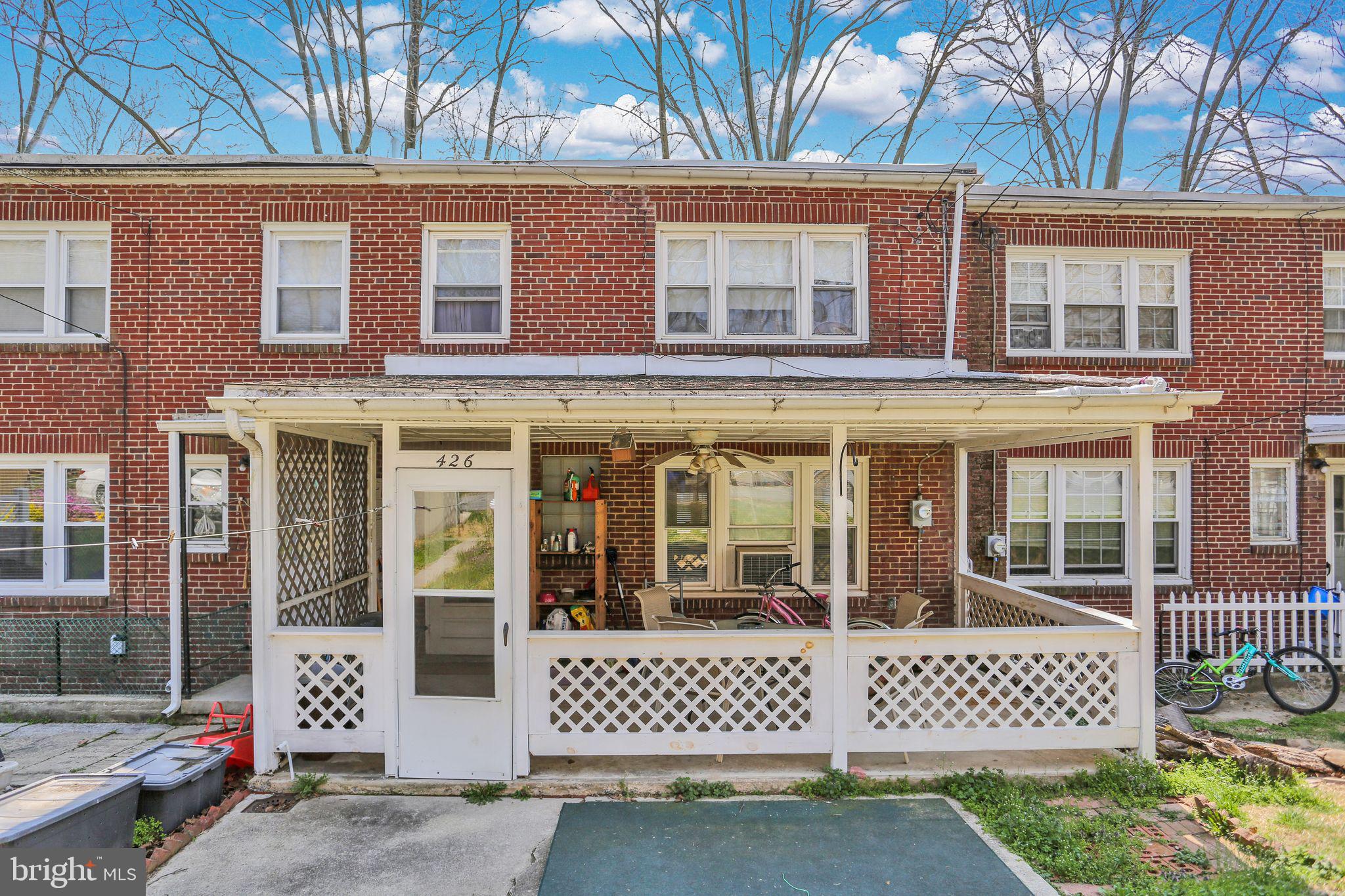426 Sycamore Road Reading, PA 19611 - Photo 4 of 24 Gallery Image 4
