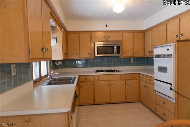 6220 Murray Ridge Road Elyria, OH 44035 - Photo 7 of 25 Gallery Image 7