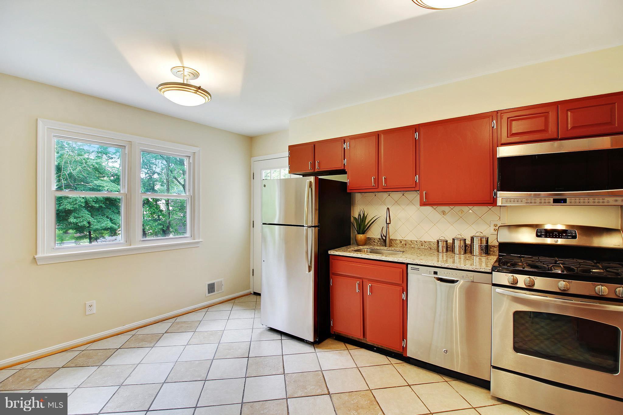 2700 Bel Pre Road Silver Spring, MD 20906 - Photo 7 of 30 Kicthen