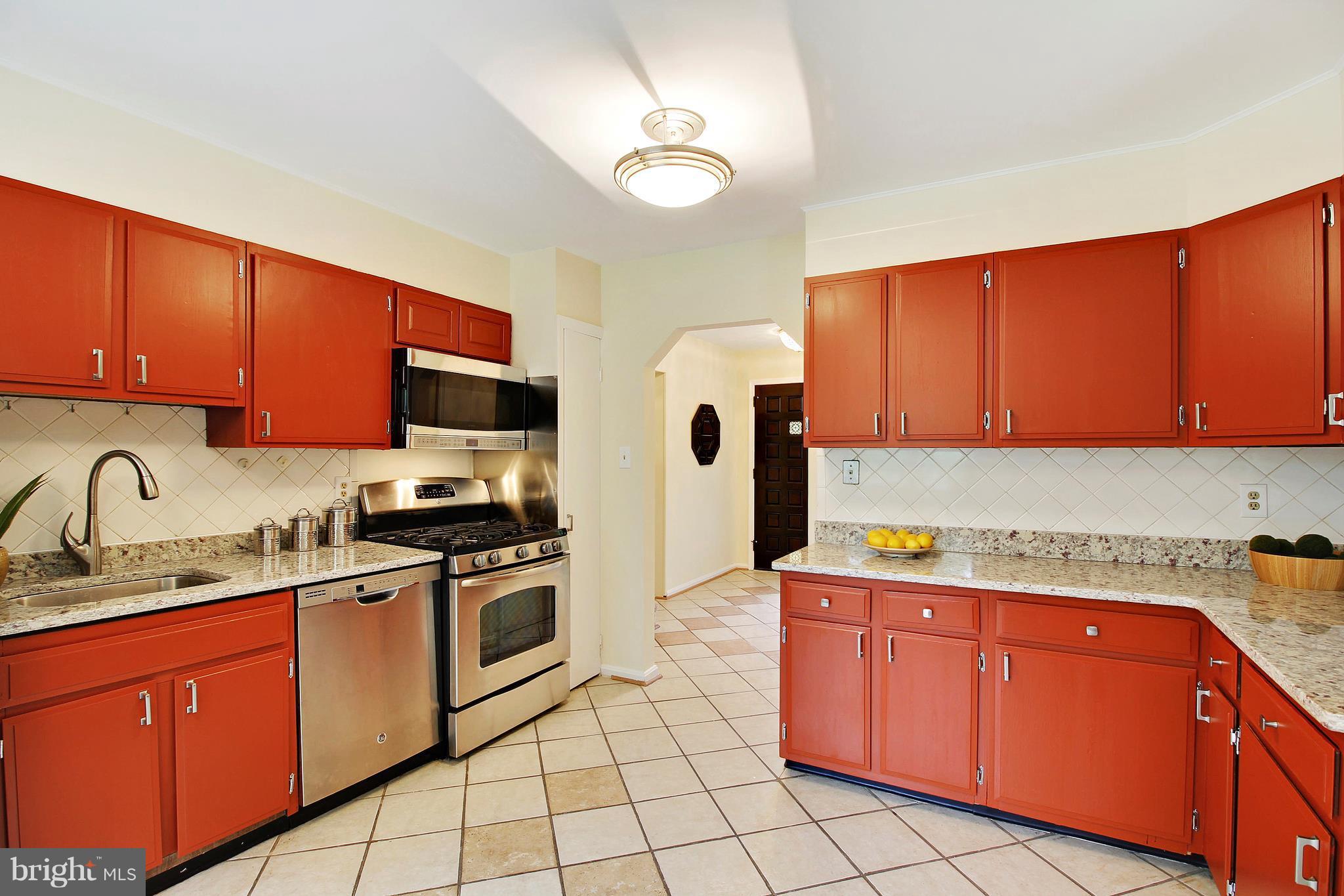 2700 Bel Pre Road Silver Spring, MD 20906 - Photo 8 of 30 Kicthen