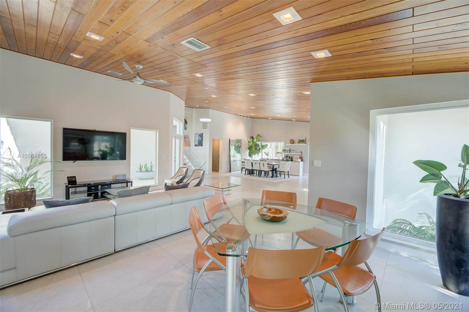 699 Glenridge Road Key Biscayne, FL 33149 - Photo 11 of 60