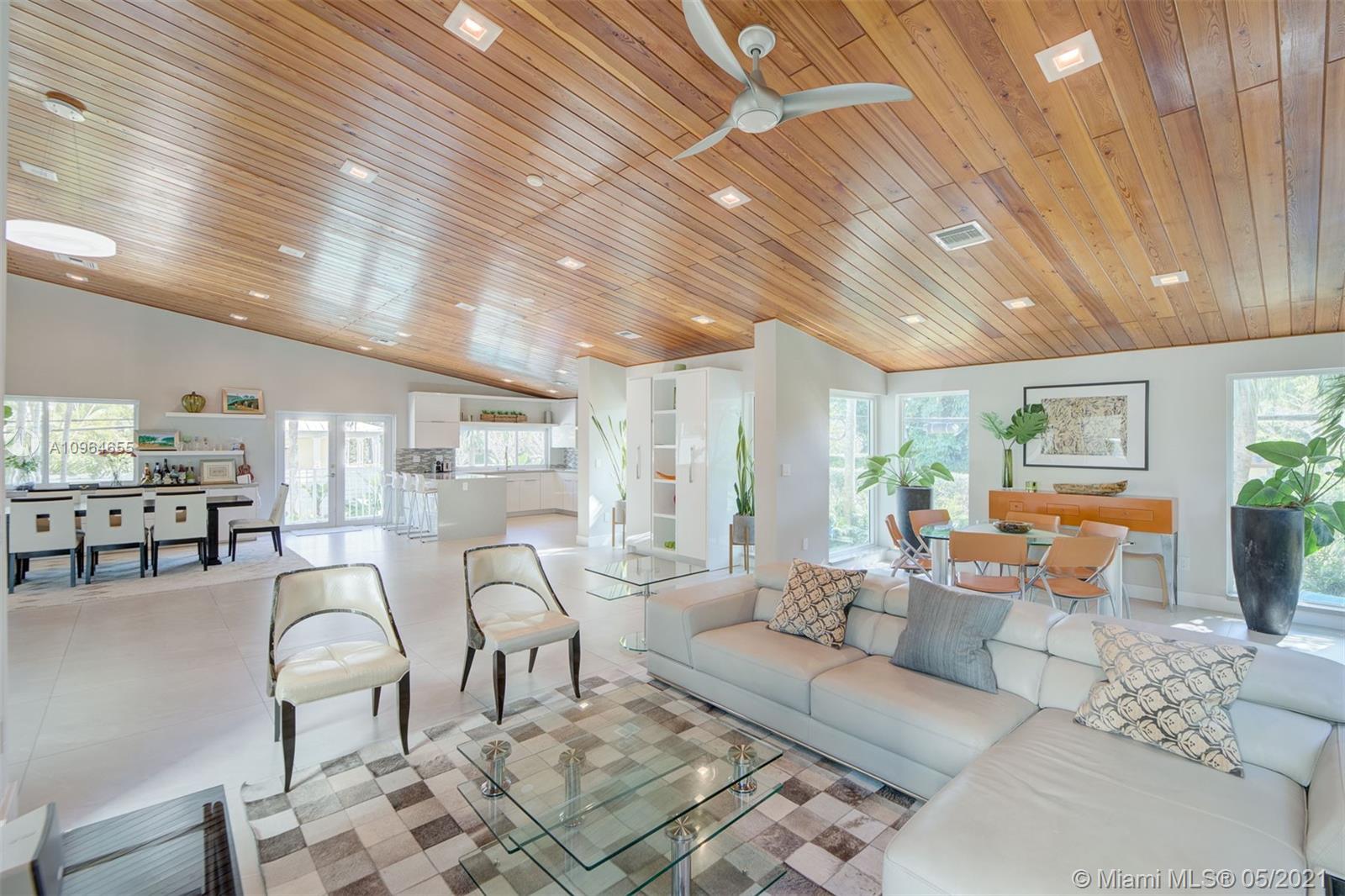 699 Glenridge Road Key Biscayne, FL 33149 - Photo 14 of 60