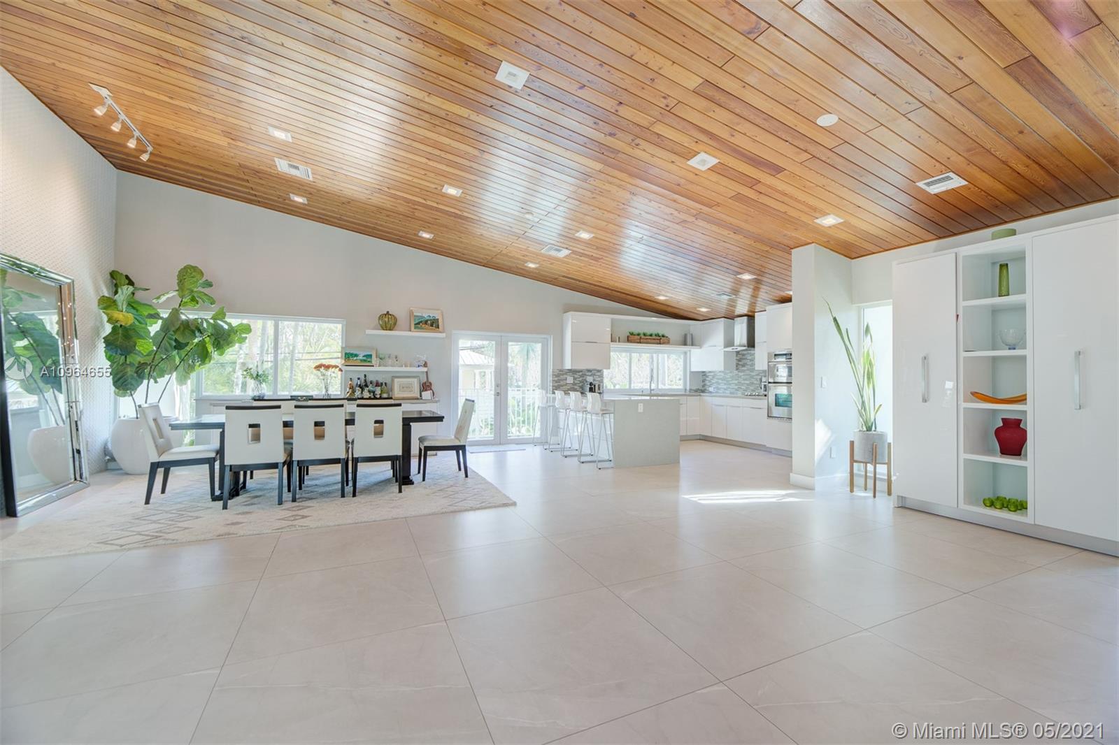 699 Glenridge Road Key Biscayne, FL 33149 - Photo 15 of 60