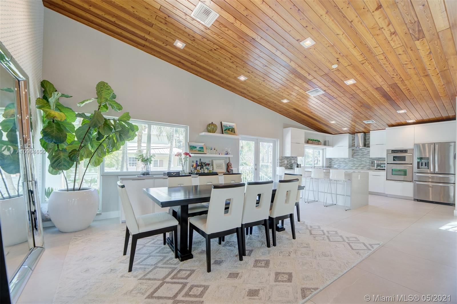 699 Glenridge Road Key Biscayne, FL 33149 - Photo 16 of 60