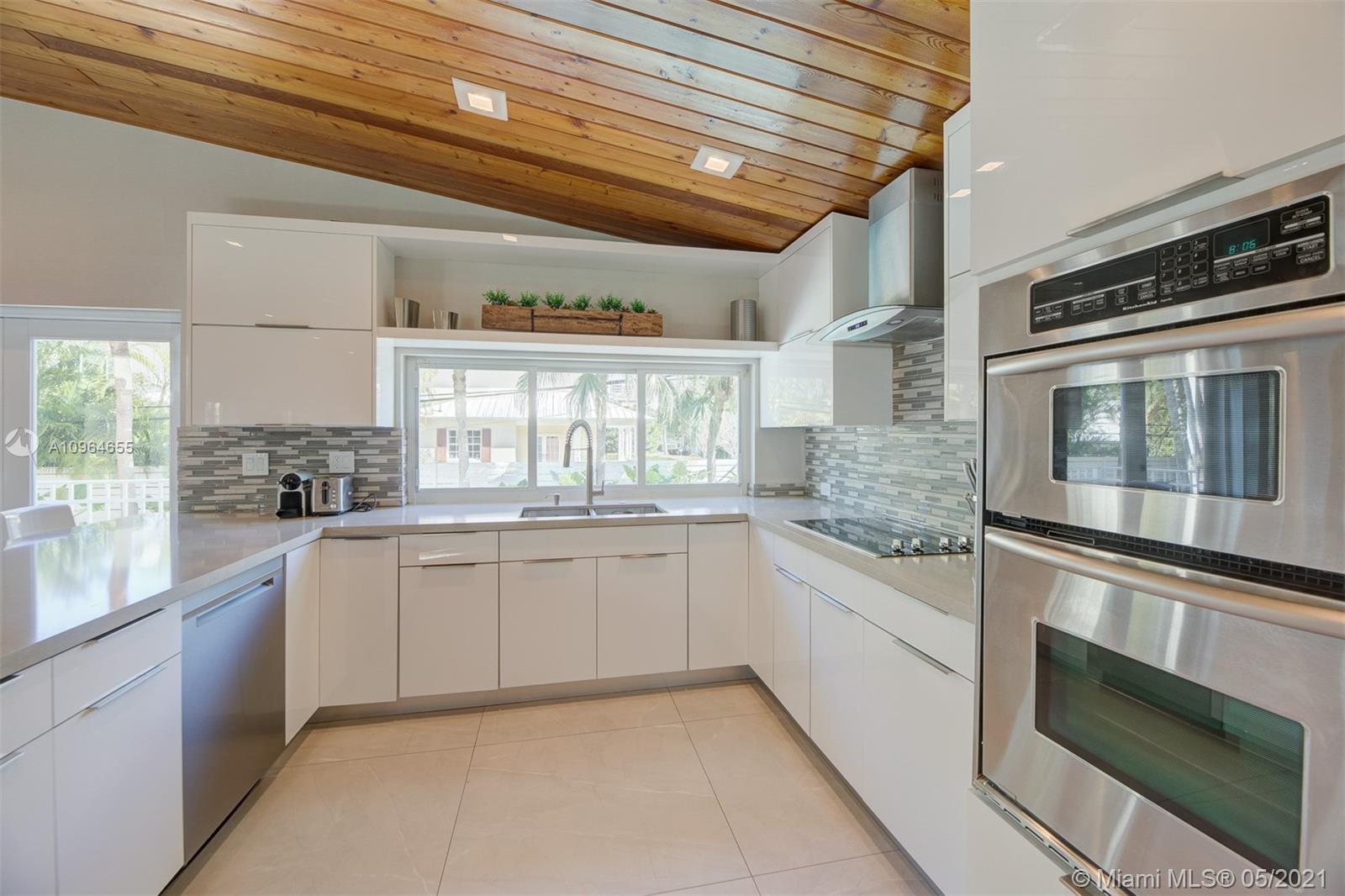 699 Glenridge Road Key Biscayne, FL 33149 - Photo 21 of 60