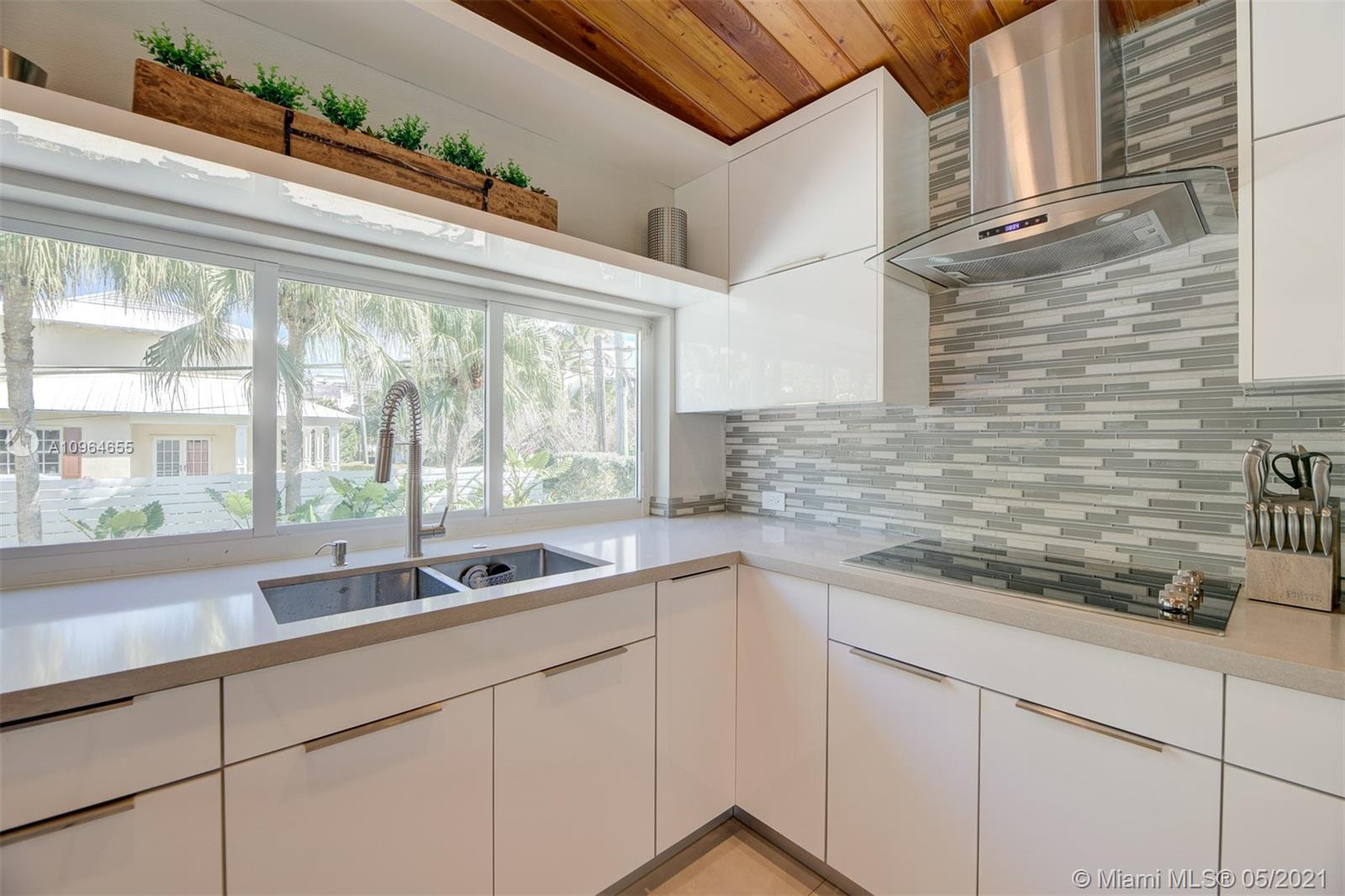 699 Glenridge Road Key Biscayne, FL 33149 - Photo 22 of 60