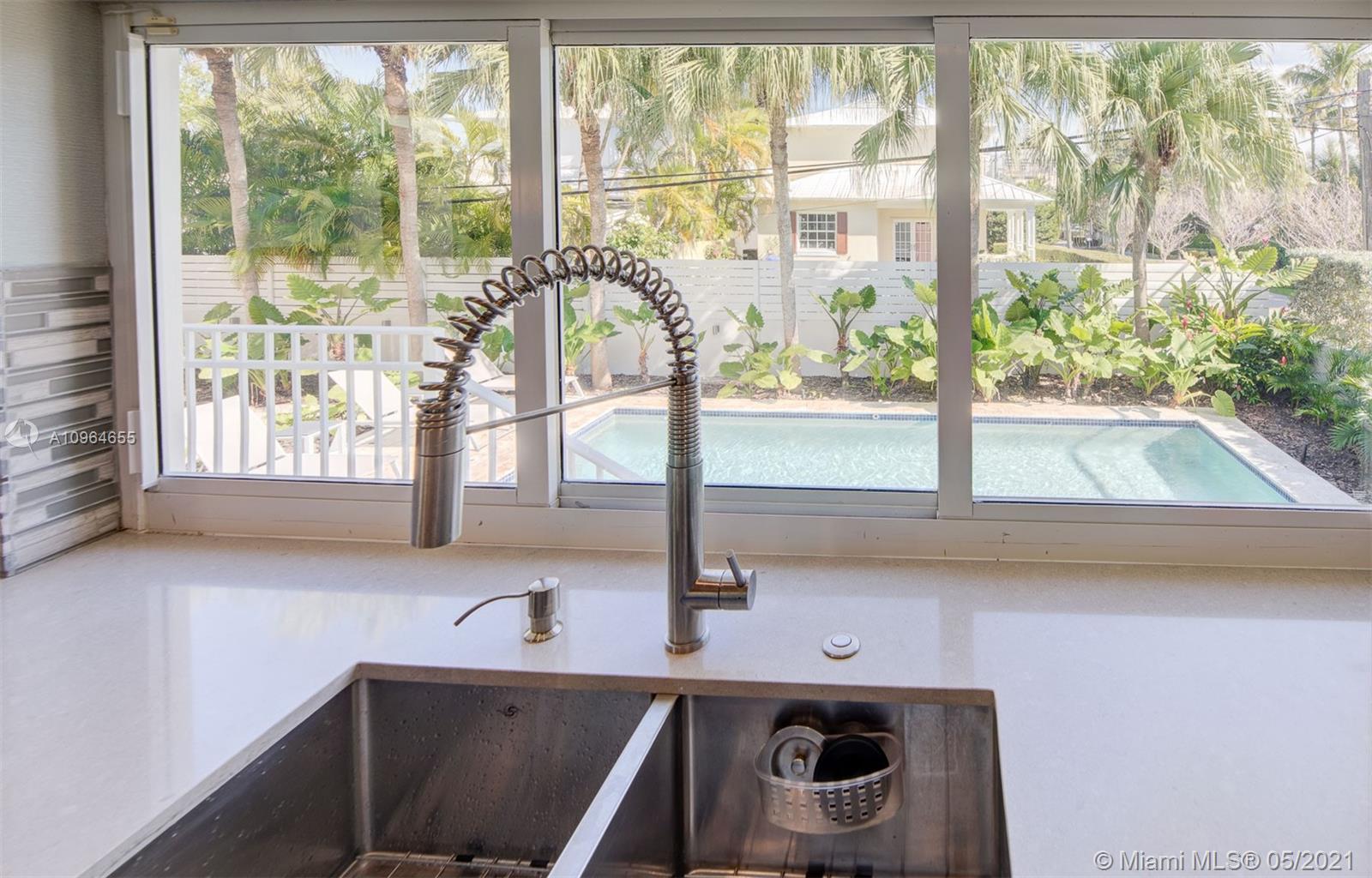 699 Glenridge Road Key Biscayne, FL 33149 - Photo 24 of 60