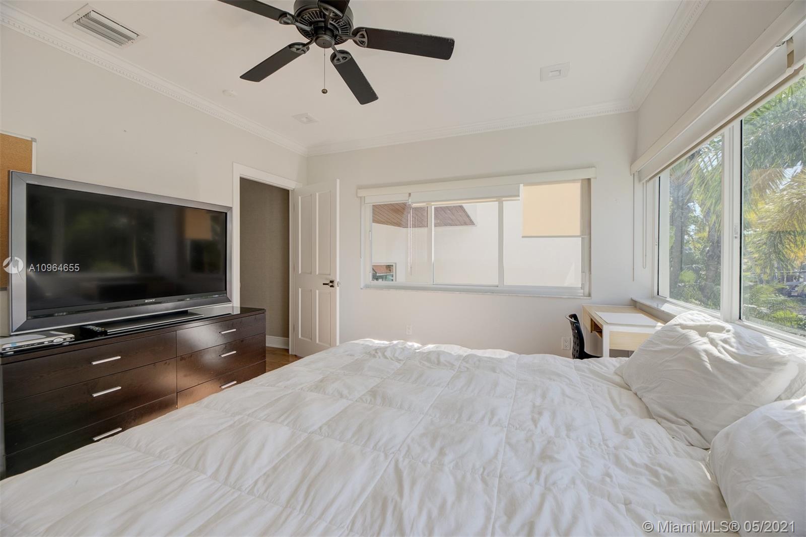 699 Glenridge Road Key Biscayne, FL 33149 - Photo 38 of 60