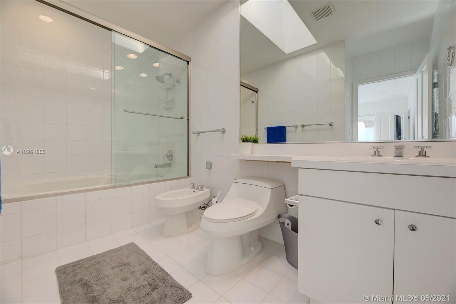 699 Glenridge Road Key Biscayne, FL 33149 - Photo 39 of 60