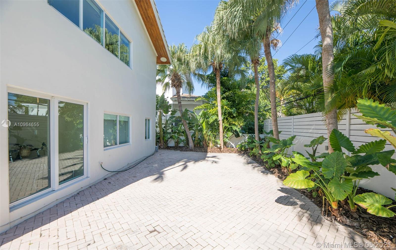 699 Glenridge Road Key Biscayne, FL 33149 - Photo 55 of 60