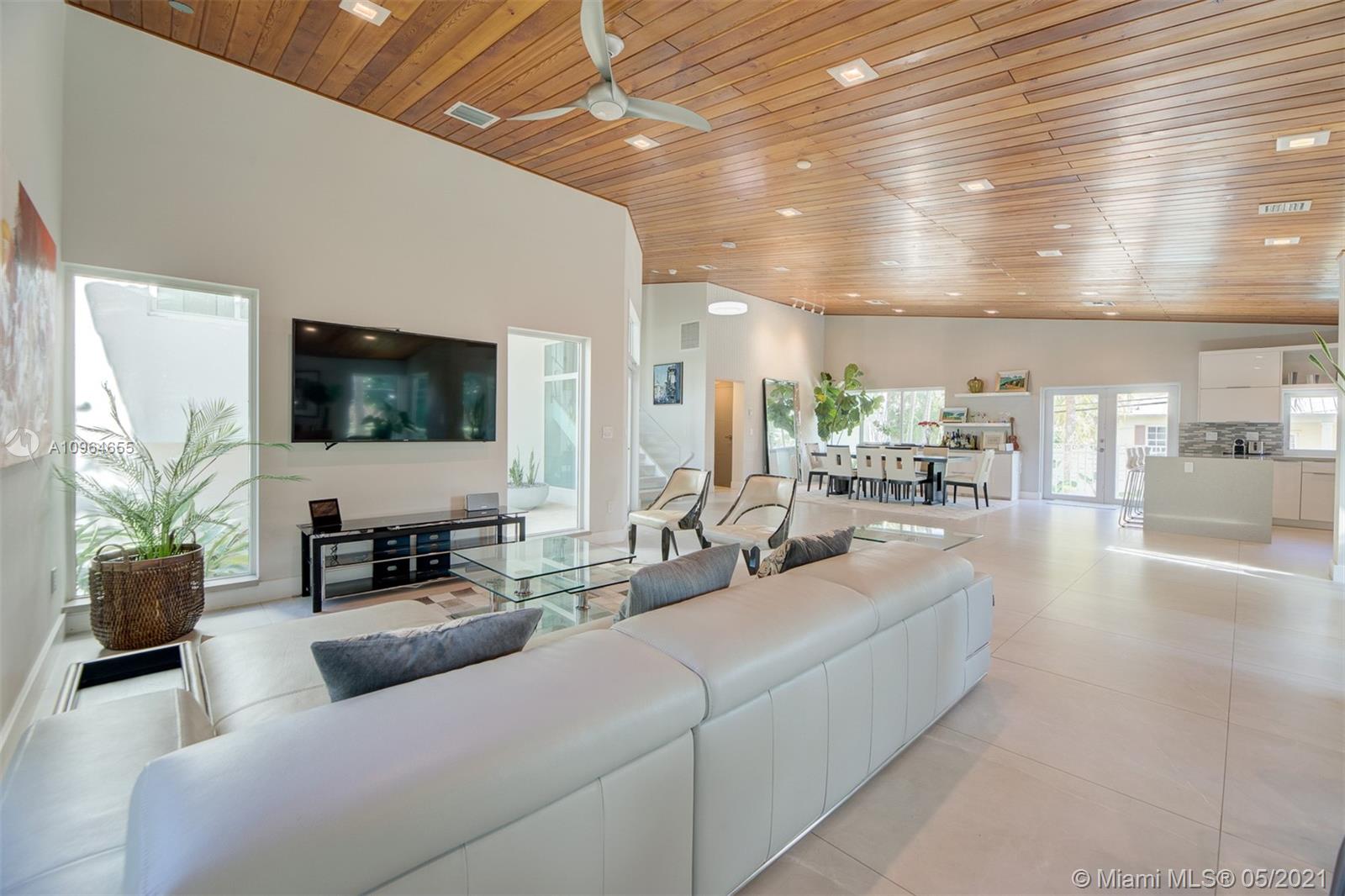 699 Glenridge Road Key Biscayne, FL 33149 - Photo 9 of 60