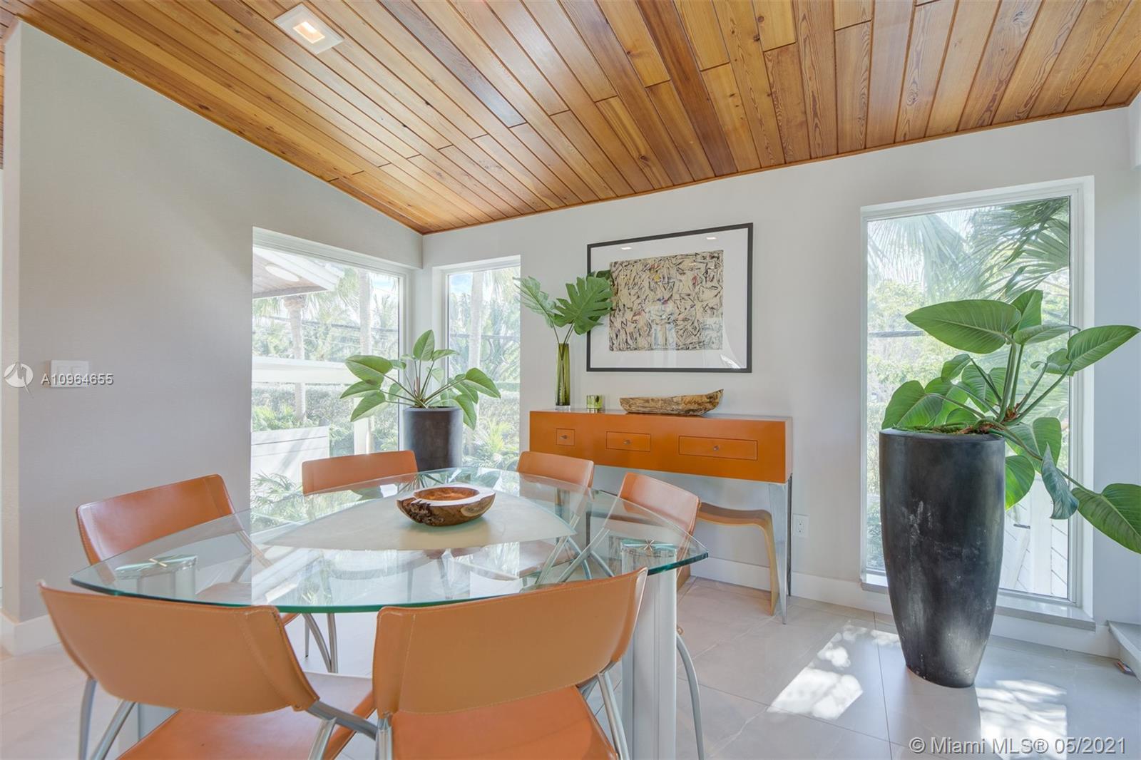 699 Glenridge Road Key Biscayne, FL 33149 - Photo 10 of 60