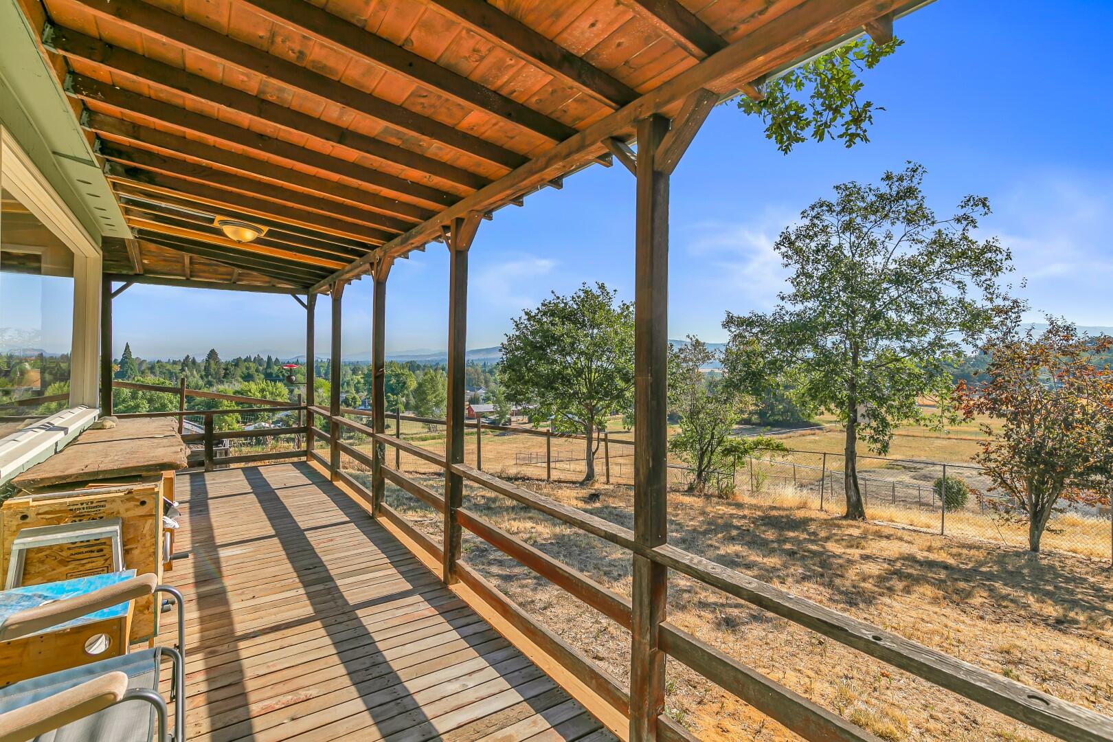 1324 Vawter Road Medford, OR 97501 - Photo 19 of 59 9R9A0093