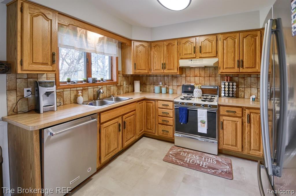 8019 Potter Road Flushing, MI 48433 - Photo 20 of 40