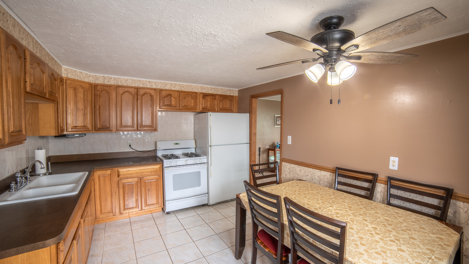 8953 South Corcoran Road Hometown, IL 60456 - Photo 7 of 19