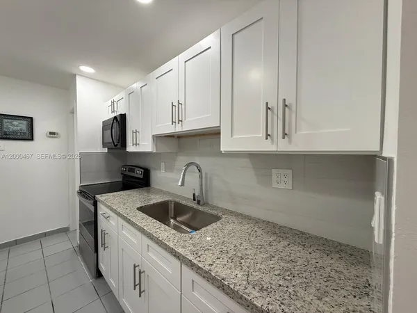 $2,250 | 750 Northwest 43rd Avenue, Unit 412, Miami, FL 33126
