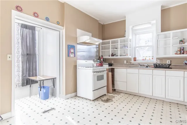 $300,000 | 914 State Street, Watertown, NY 13601