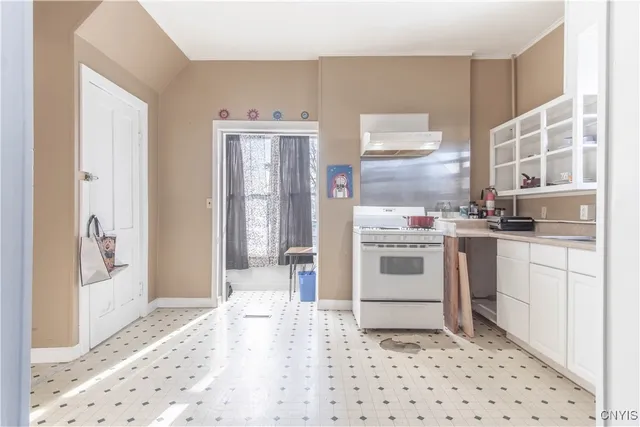 $300,000 | 914 State Street, Watertown, NY 13601