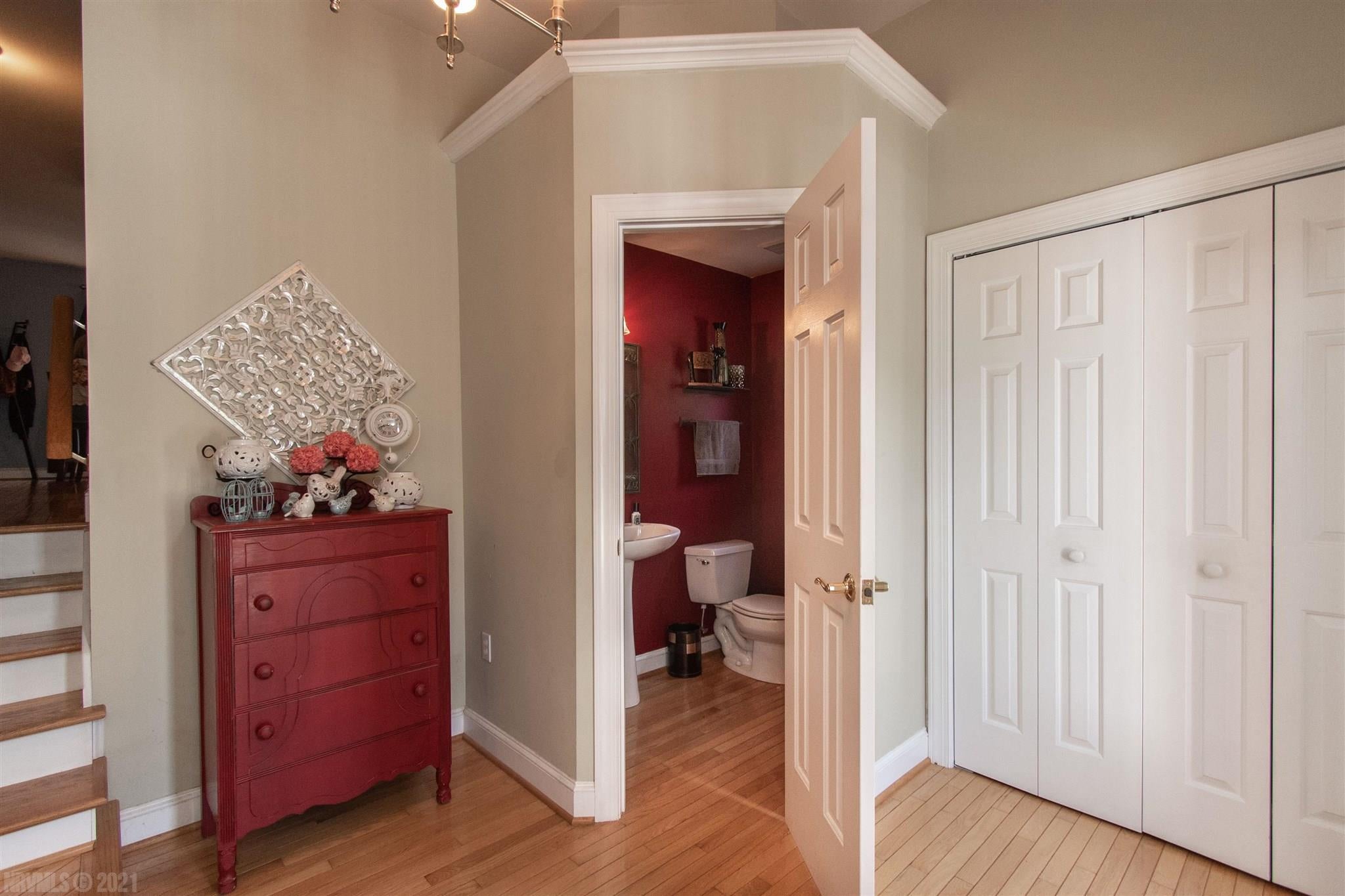 7425 River Bluff Road Radford, VA 24141 - Photo 3 of 51 Gallery Image 3