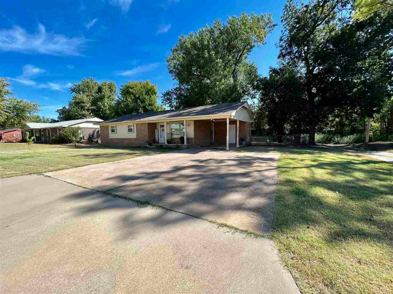 1606 North 12th Street Perry, OK 73077 - Photo 2 of 23 Gallery Image 2