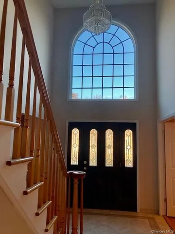 a view of a windows and an entryway