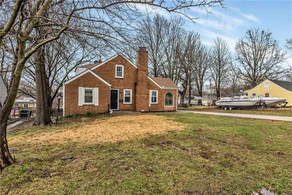 $270,000 | 9614 East 32nd Street South, Independence, MO 64052