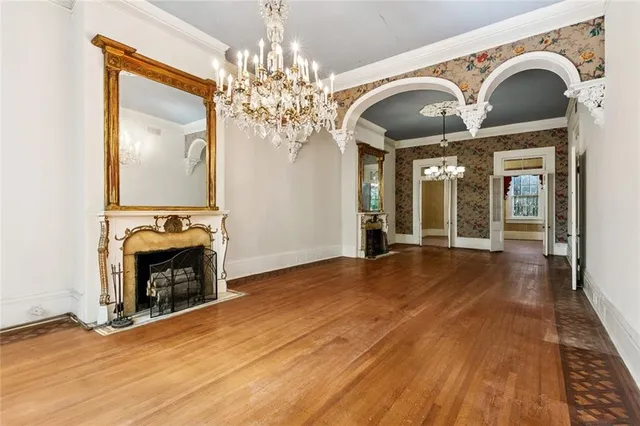 $2,500 | 823 Esplanade Avenue, Unit 1, New Orleans, LA 70116