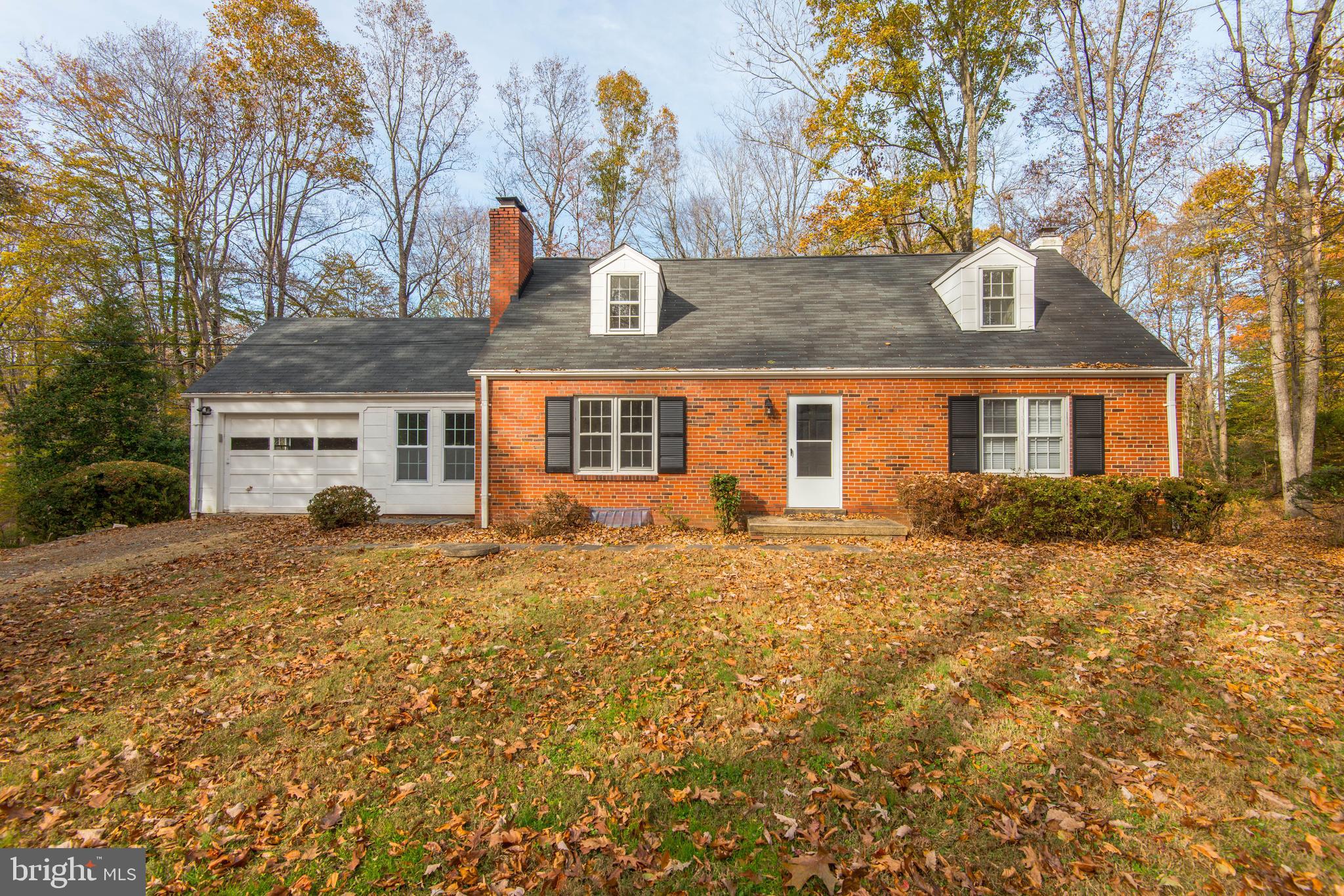 910 Chinquapin Road McLean, VA 22102 - Photo 1 of 26 Exterior Front