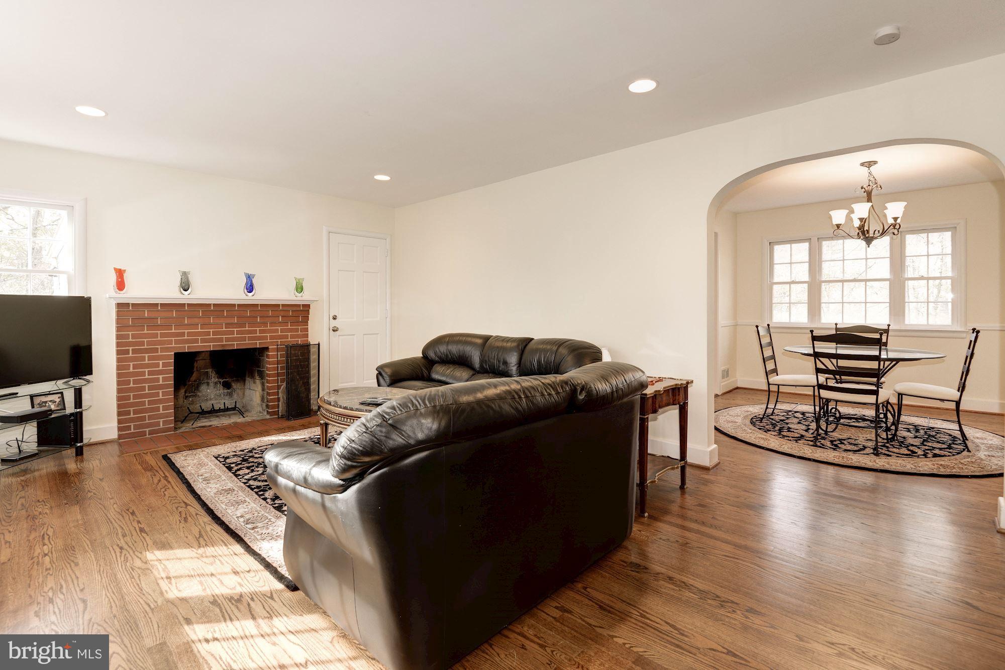 910 Chinquapin Road McLean, VA 22102 - Photo 2 of 26 Living Room - Brick Fireplace
