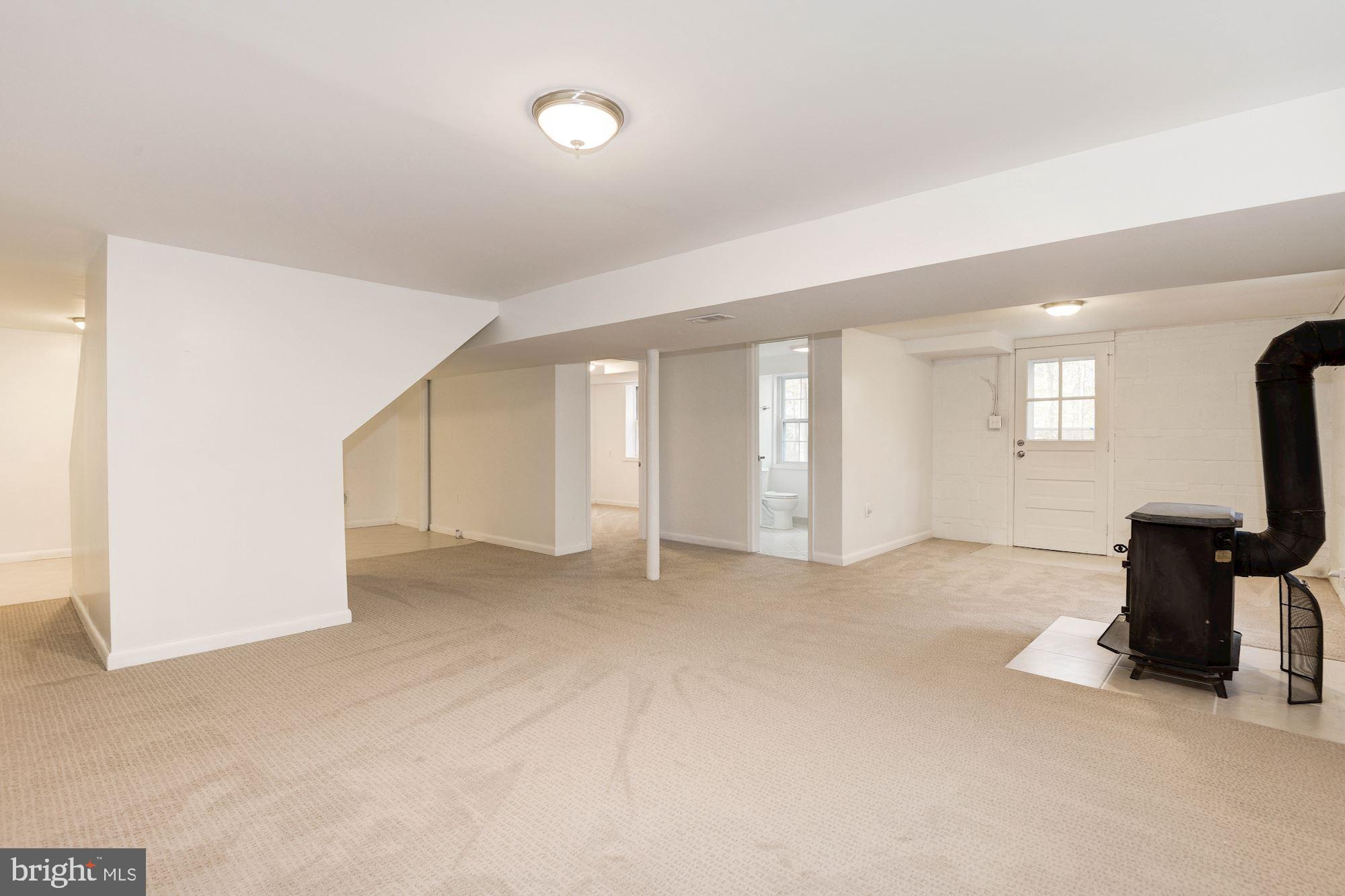 910 Chinquapin Road McLean, VA 22102 - Photo 19 of 26 Family Room (Lower Level)