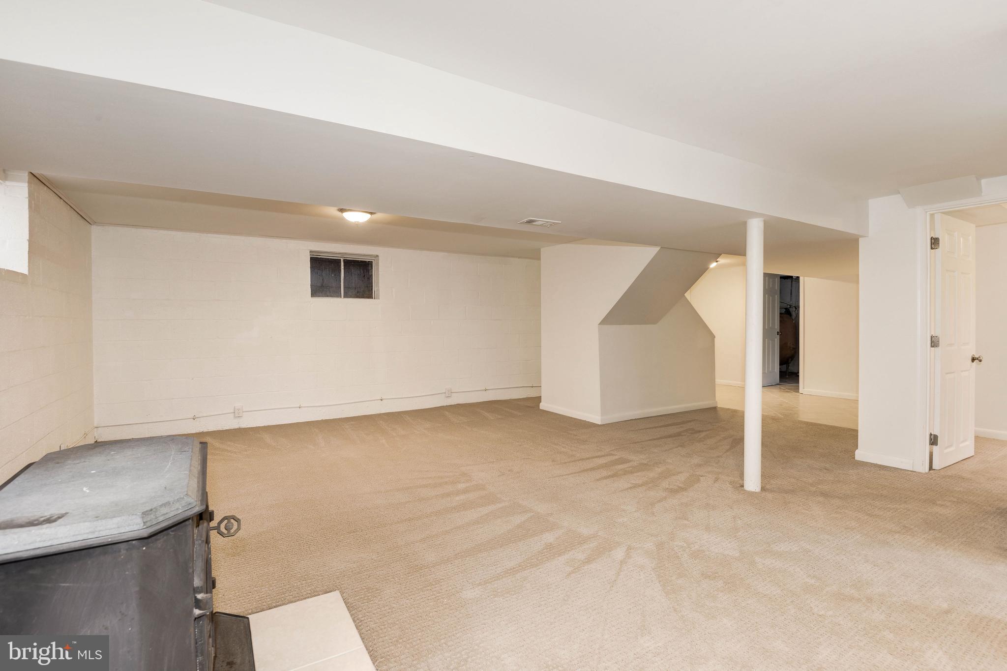 910 Chinquapin Road McLean, VA 22102 - Photo 20 of 26 Family Room (Lower Level)