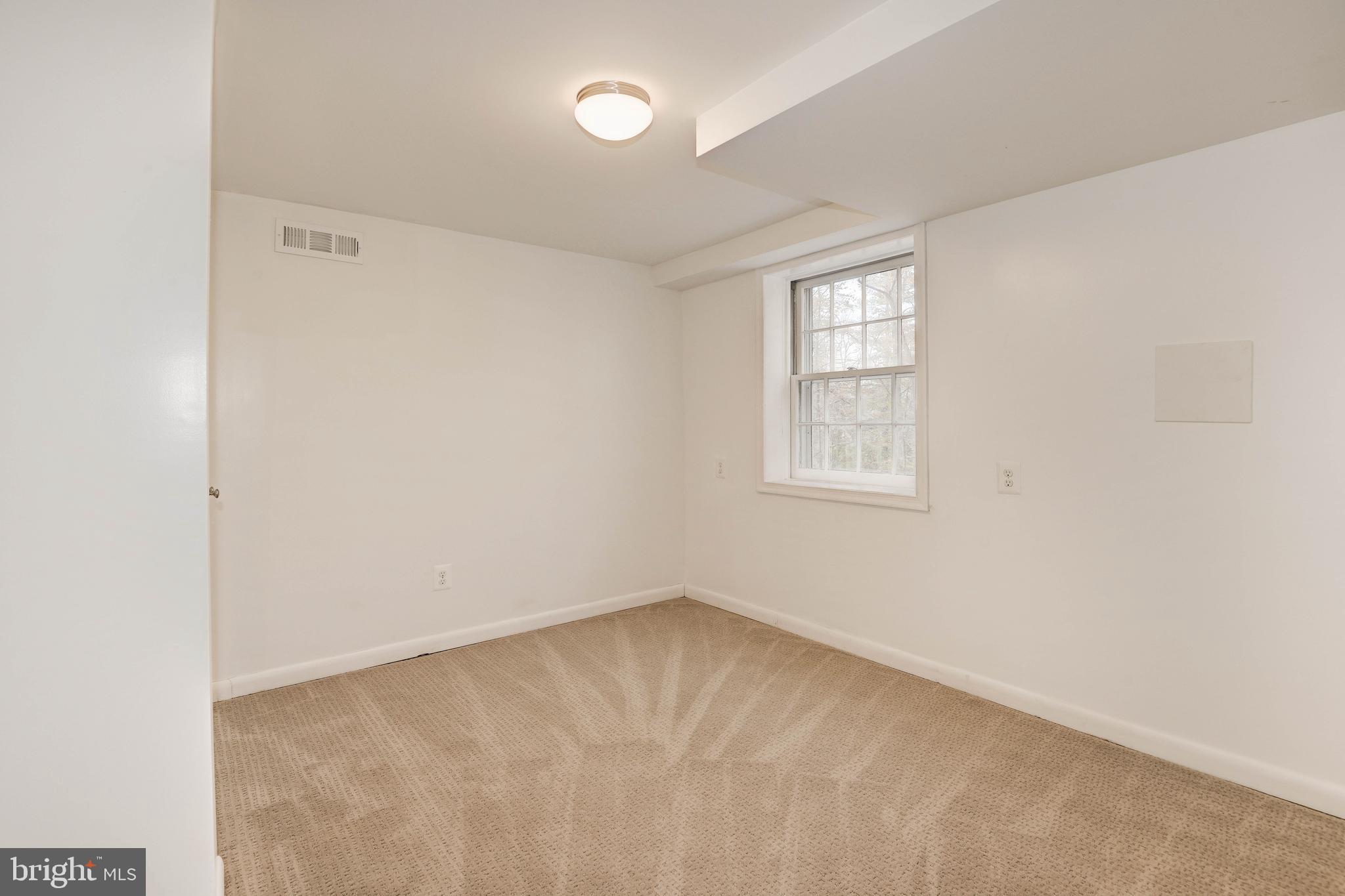 910 Chinquapin Road McLean, VA 22102 - Photo 21 of 26 Bedroom #5 (Lower Level)