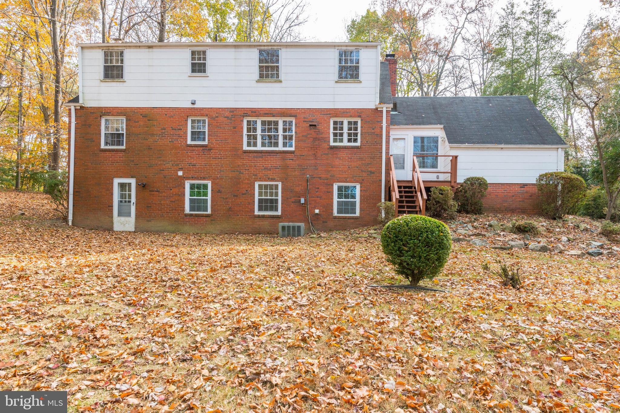 910 Chinquapin Road McLean, VA 22102 - Photo 25 of 26 Exterior Rear