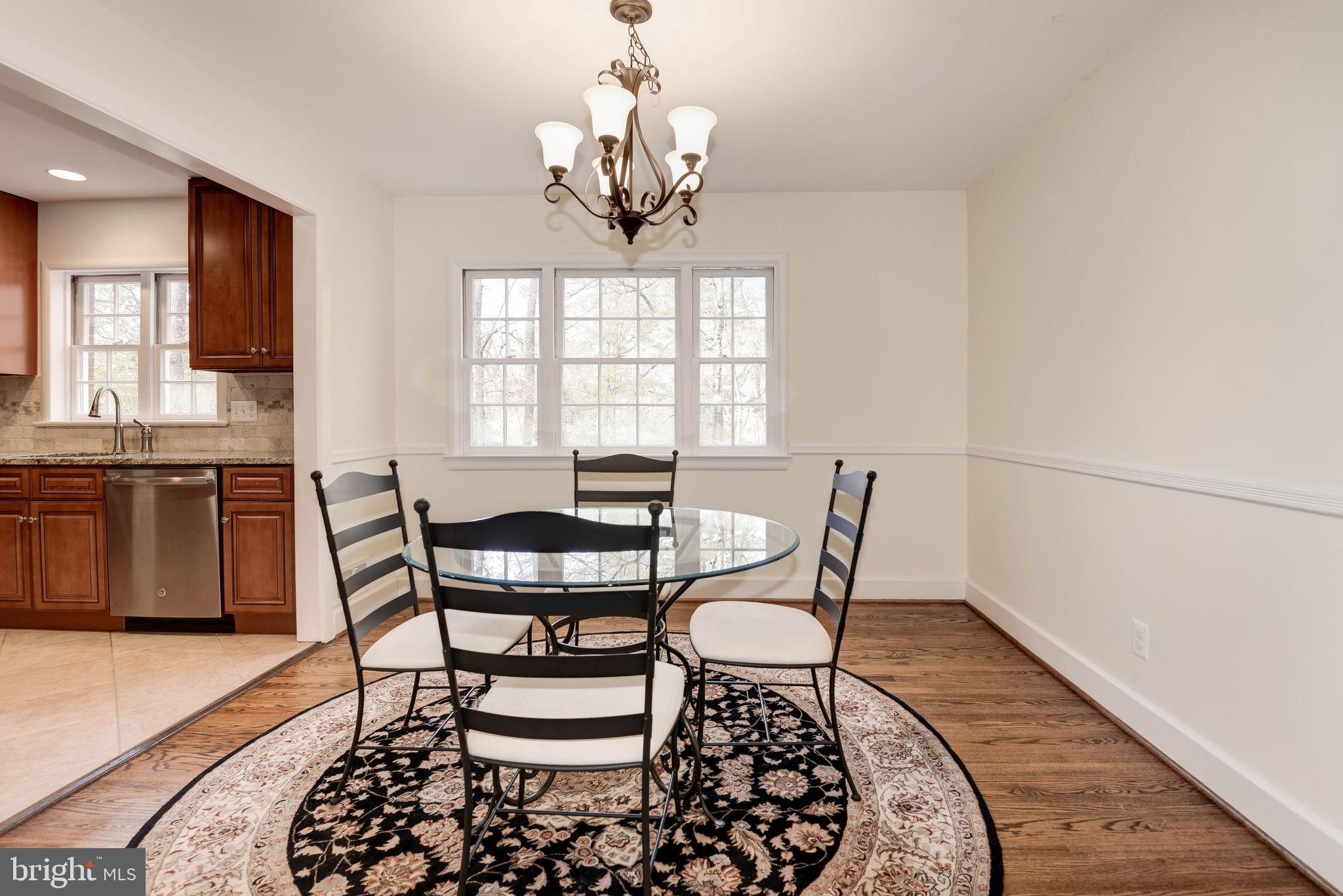 910 Chinquapin Road McLean, VA 22102 - Photo 4 of 26 Dining Room
