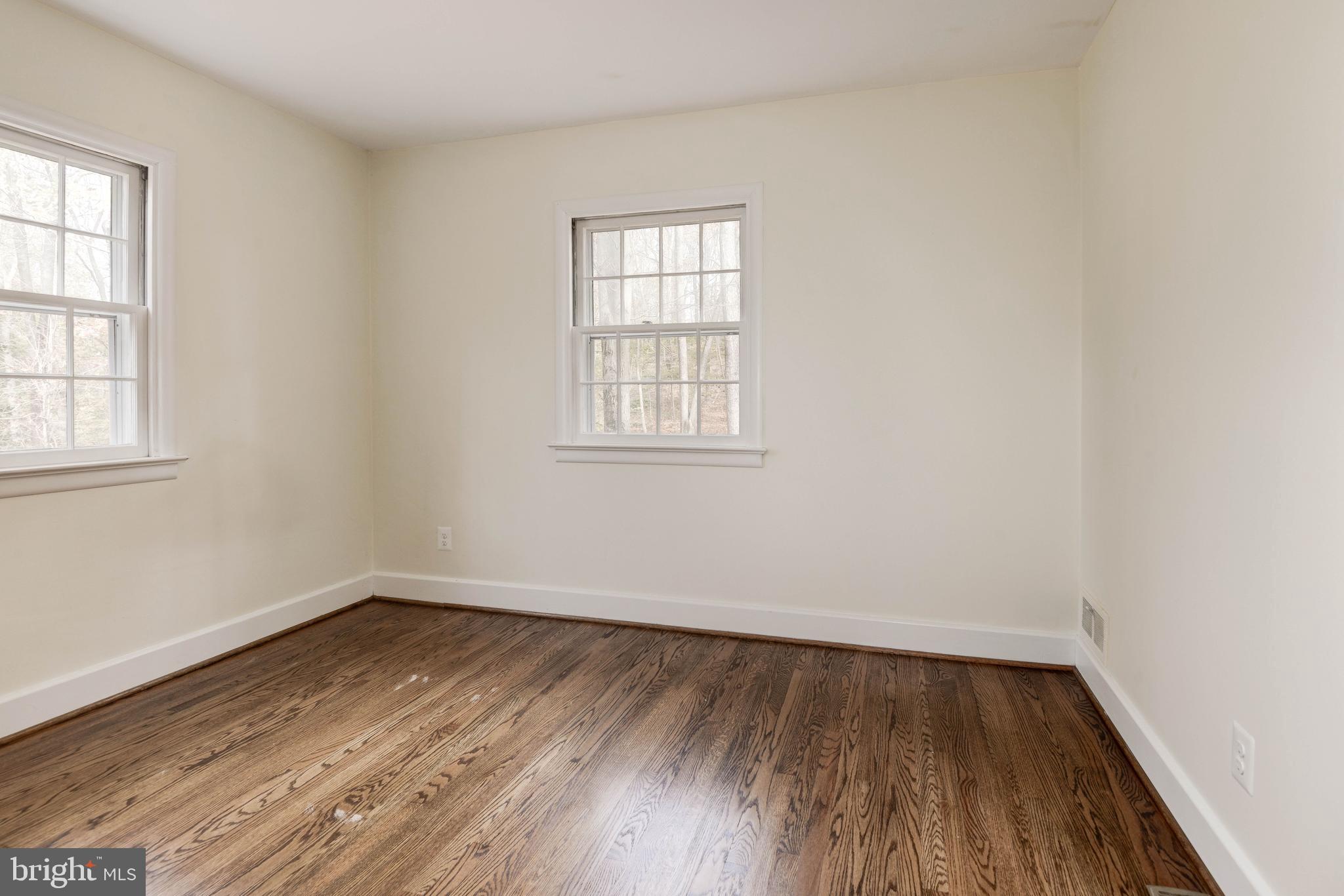 910 Chinquapin Road McLean, VA 22102 - Photo 10 of 26 Bedroom #2 (Main Level)