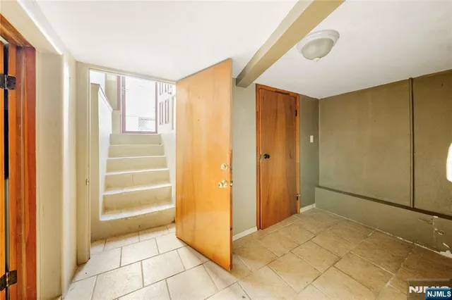 $775,000 | 30 Gold Street, North Arlington, NJ 07031