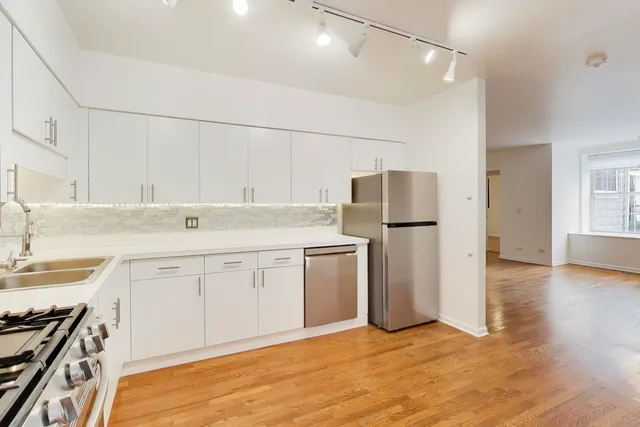 $3,000 | 1640 West Diversey Parkway, Unit 1, Chicago, IL 60614