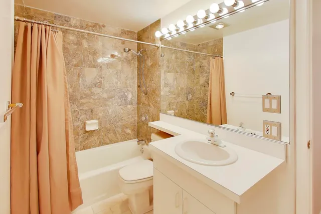 $3,000 | 1640 West Diversey Parkway, Unit 1, Chicago, IL 60614