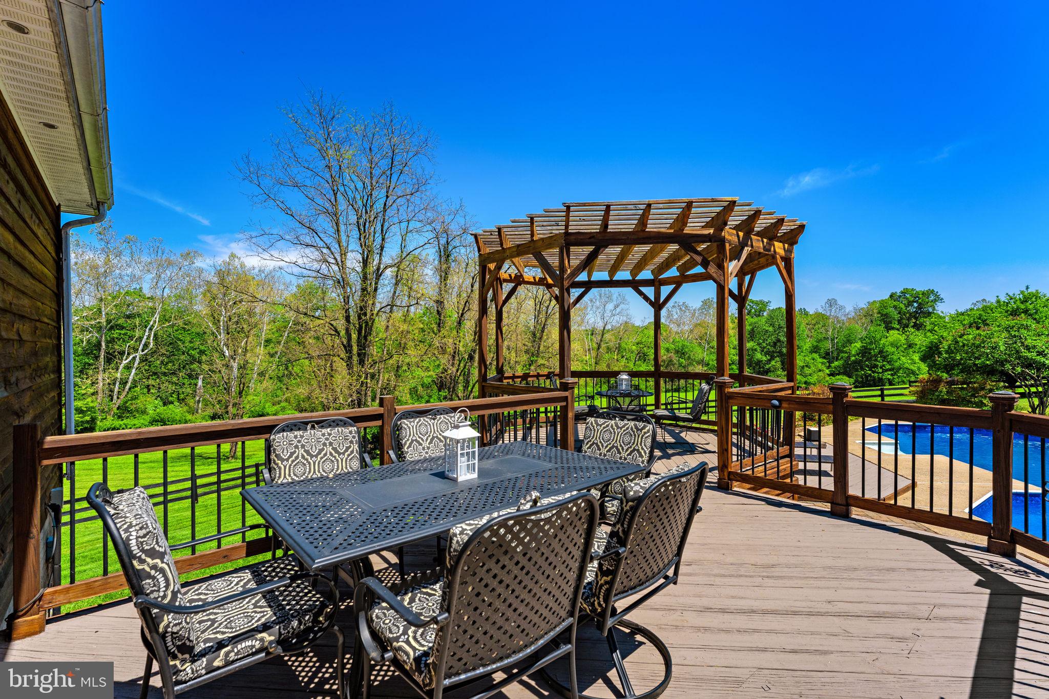 18654 Airmont Road Purcellville, VA 20132 - Photo 11 of 82