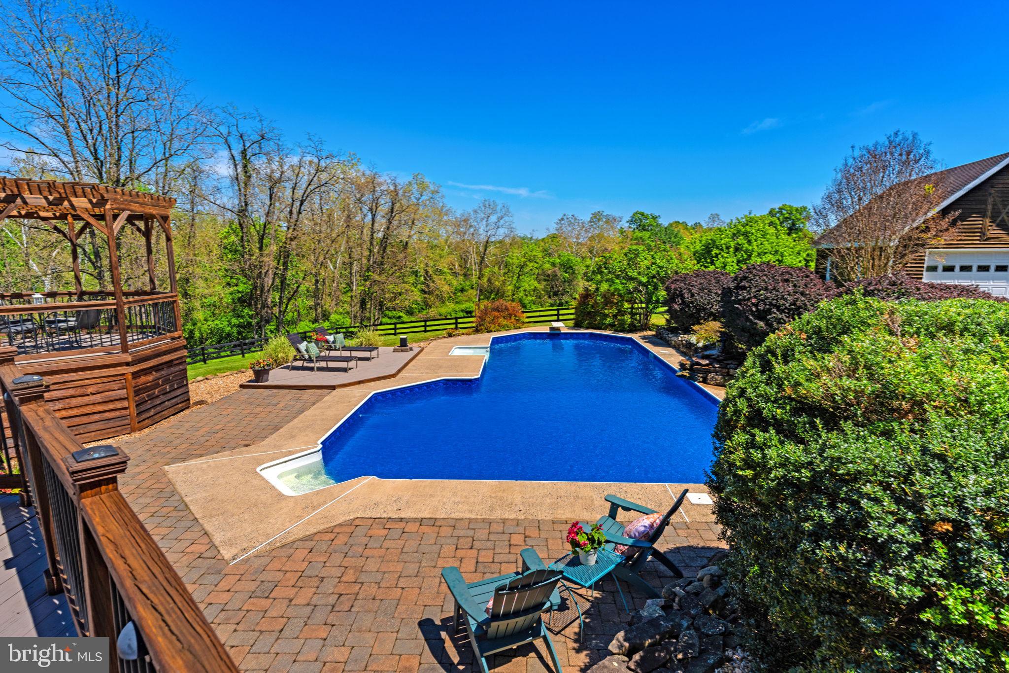 18654 Airmont Road Purcellville, VA 20132 - Photo 13 of 82