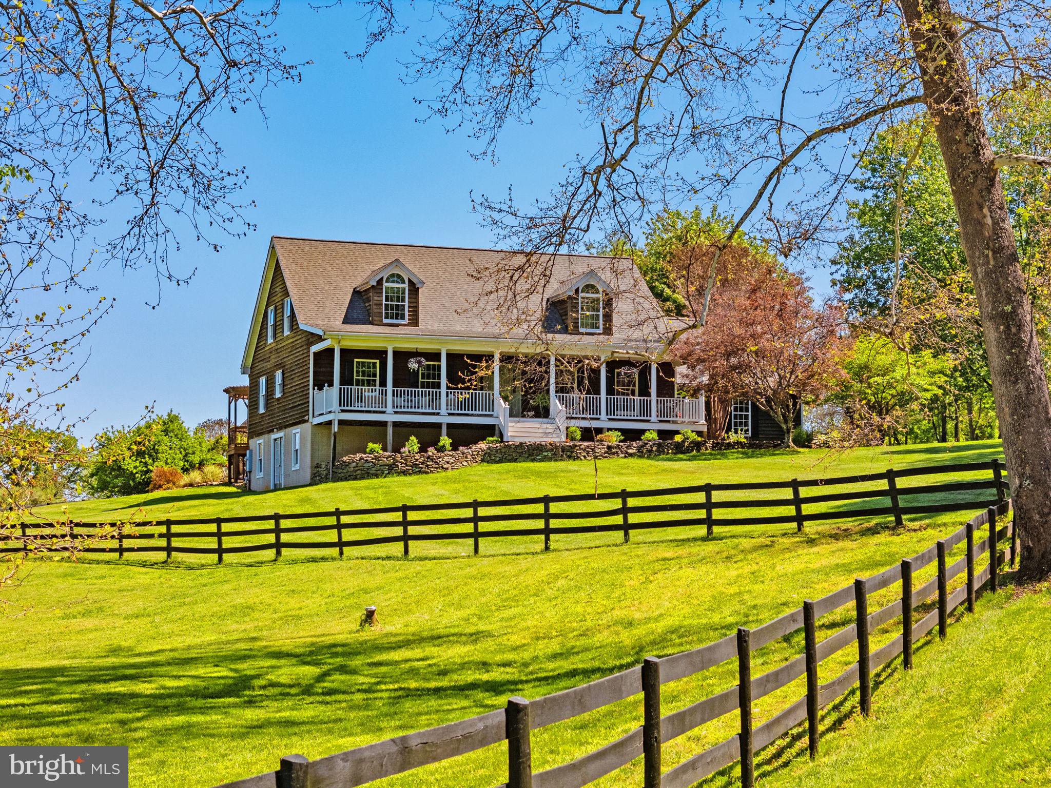 18654 Airmont Road Purcellville, VA 20132 - Photo 3 of 82 Beautiful hilltop cape cod house