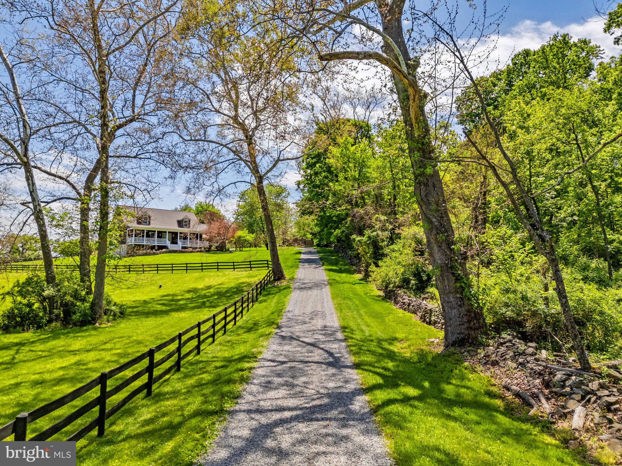 18654 Airmont Road Purcellville, VA 20132 - Photo 4 of 82 Scenic approach to house