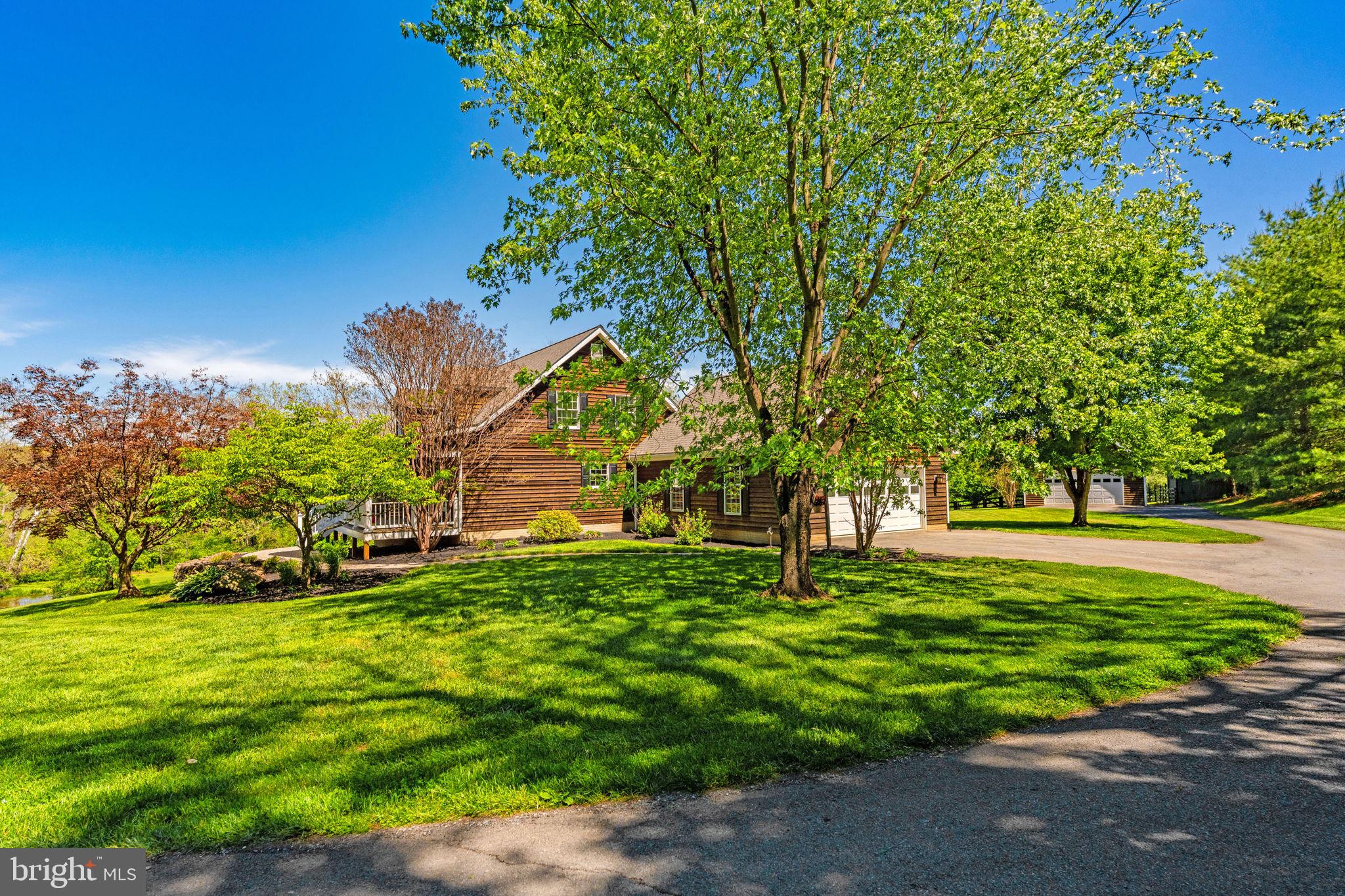 18654 Airmont Road Purcellville, VA 20132 - Photo 6 of 82