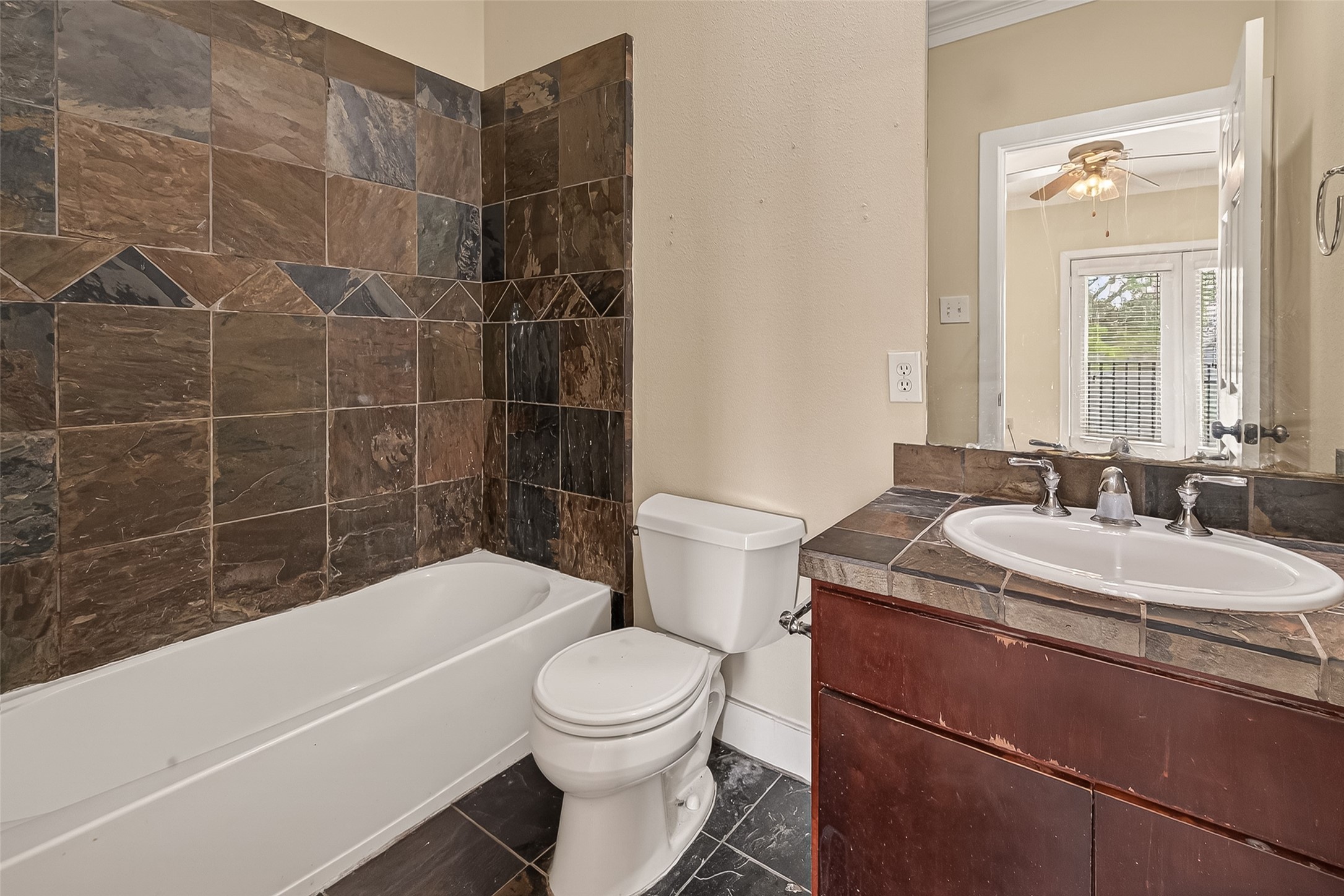 1342 Rutland Street, Unit 207 Houston, TX 77008 - Photo 8 of 37