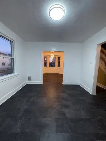 a view of empty room with window