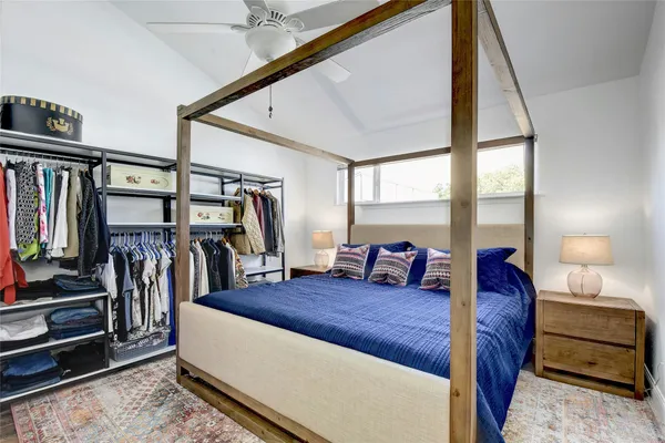 $2,250 | 1818 South Lakeshore Boulevard, Unit 30, Austin, TX 78741